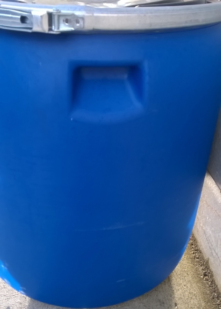 Fut PE ouverture total rénové 136 litres